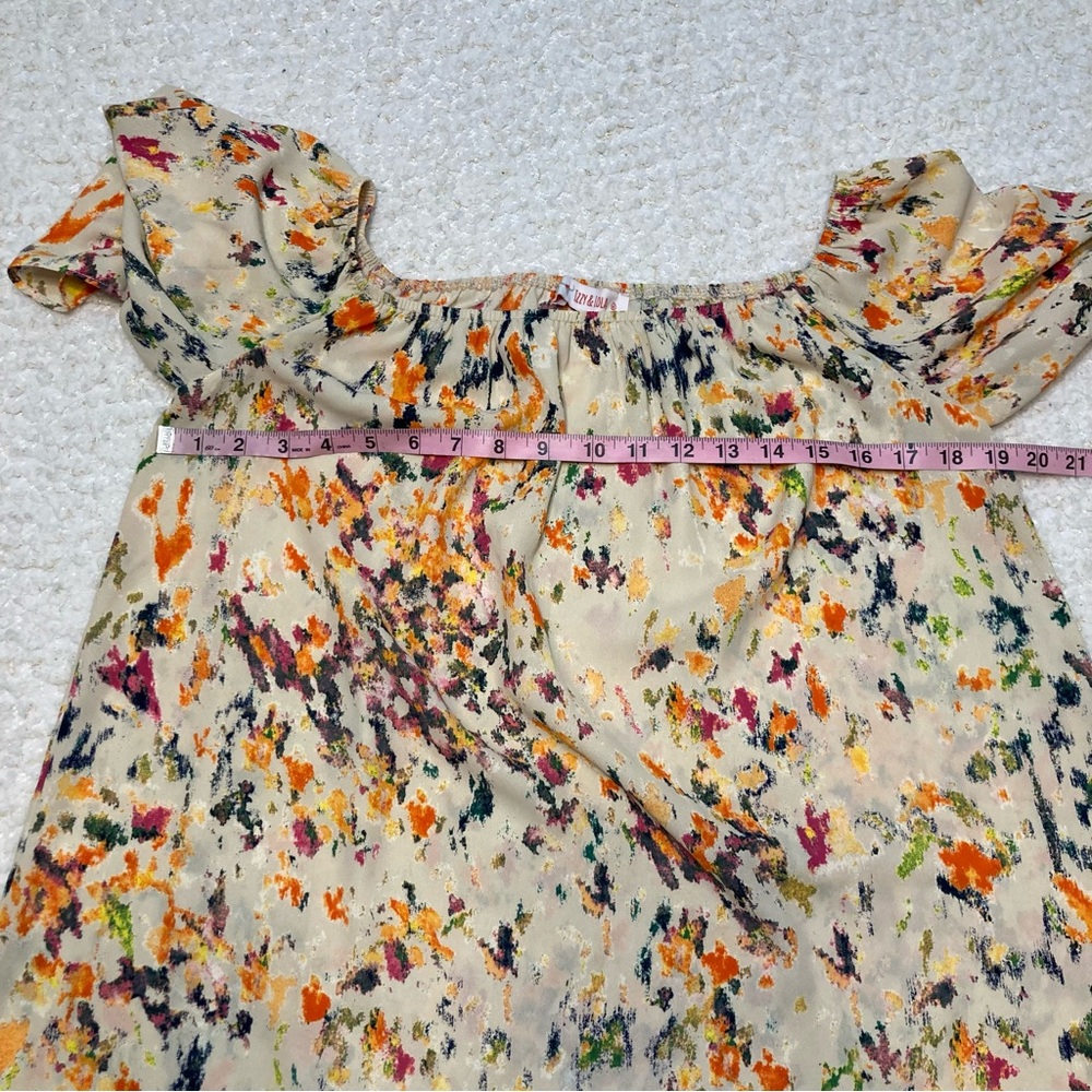 ✨ Izzy & Lola Floral Blouse – Soft & Feminine 🌸✨ - Picture 7 of 12